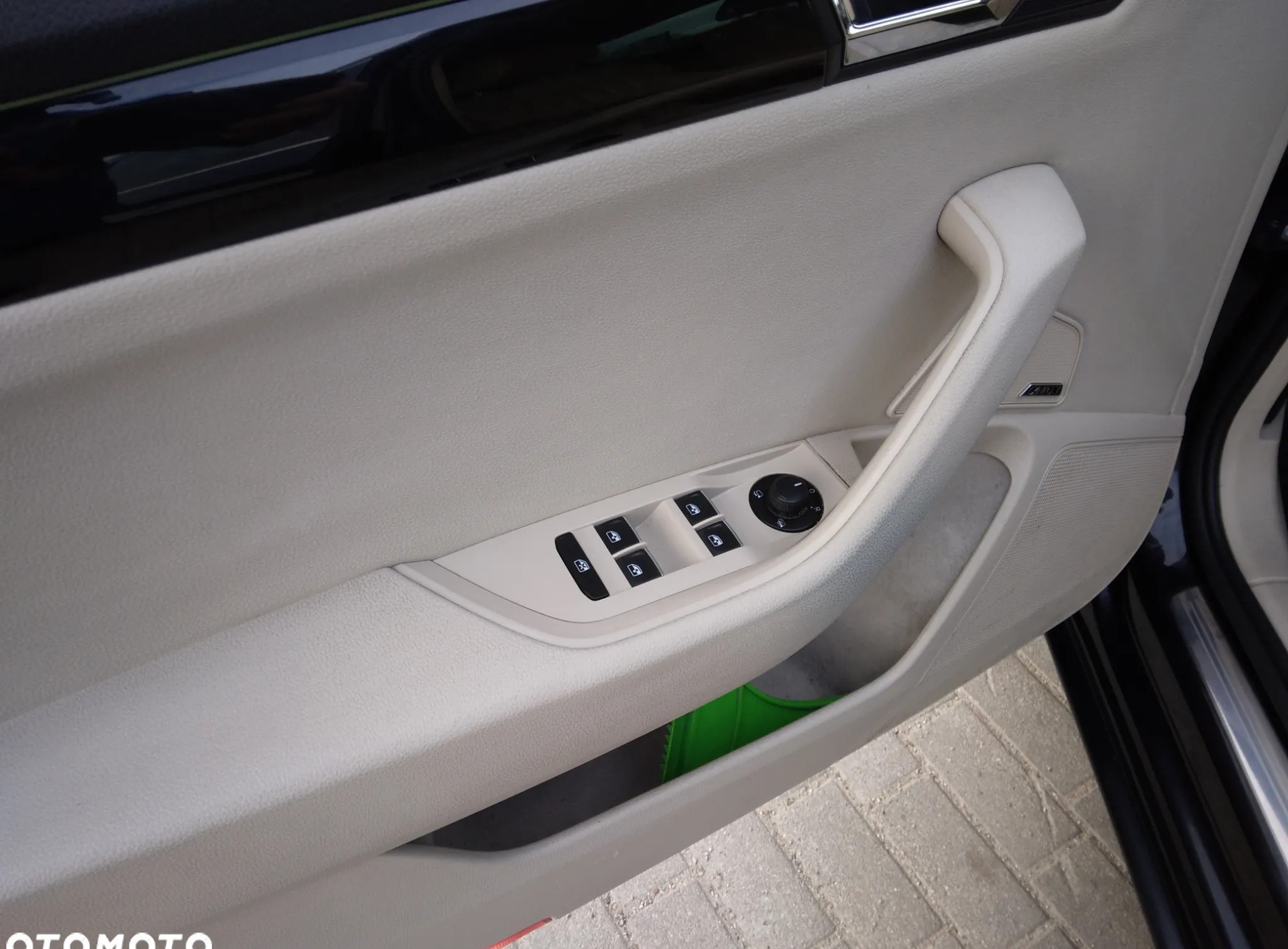 Skoda Superb cena 66900 przebieg: 330000, rok produkcji 2017 z Brzeziny małe 379